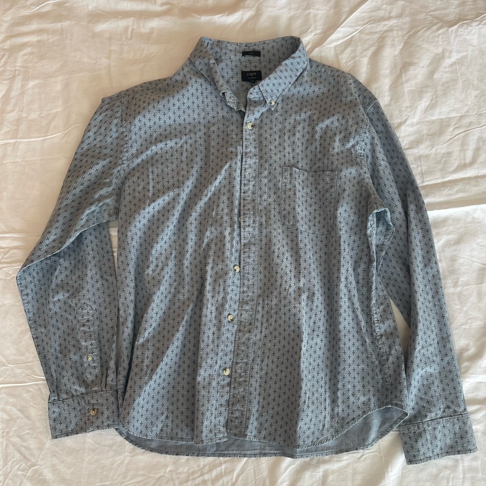 Chambray button up shirt with pocket